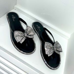 Black rhinestone jelly sandals